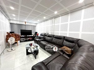 bán nhà hoàng quốc việt, phân lô gara oto, ôto tránh, đẹp, thoáng trước sau, vp, 42m x 5t x 14,5 tỷ