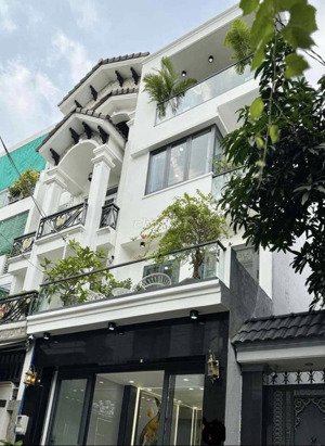 gấp! cần tiền nên bán nhà nguyễn văn hưởng,thảo điền,quận 2-giá chỉ 6tỷ210/67,5m2(4,5x15) - sổ đẹp