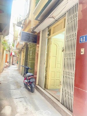 chính chủ cho thuê nhà mặt ngõ 160 lạc long quân - tây hồ dt 30m2 5 tầng giá 7 triệu /1 tháng