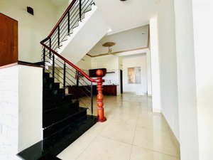 gia đình chuyển công tác nên bán nhà 4 tầng đường lê duy đình- thanh khê