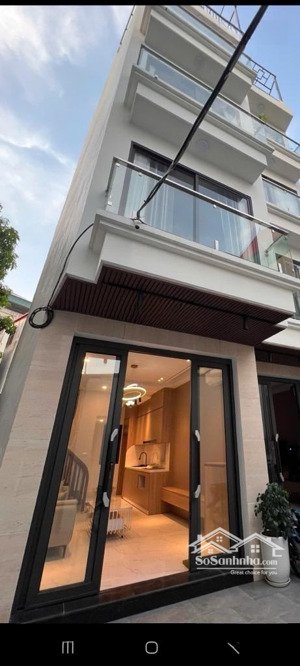 bán nhà ngõ 71 việt hưng 31m x 5t lô góc, mới tinh như hình, oto đỗ cổng. lh 