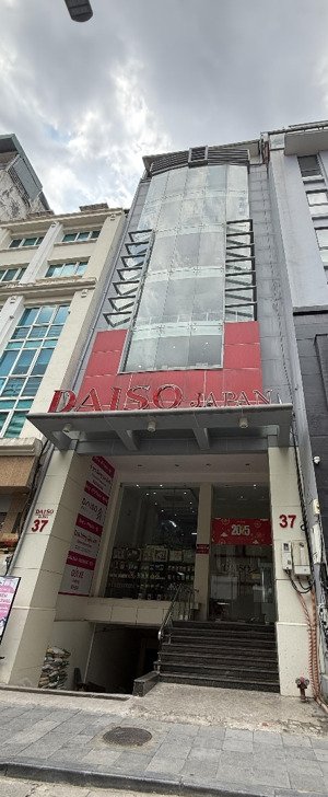 bán toà văn phòng phố bà triệu, 2 hầm , 9 tầng nổi, thông sàn văn phòng, dt 250m2 giá 245tỷ có tl