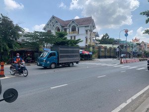 cần bán gấp nhà đang cho thuê 223m2 thổ cư nguyễn hữu trí gần ql1a