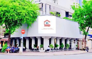 cho thuê nhà góc 2 mặt tiền 204b lý chính thắng + bà huyện thanh quan, p9, q3, dt: 11m x 16.5m