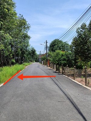 hòa lợi kế chợ bến đồn, dt 10*40m, thổ cư 120m - giá 2.8 tỷ