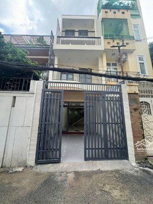 hiếm trong phân khúc, nhà 3tầng (4 x 18) 6p ngủ, hẻm oto thông đường hoàng hoa thám chỉ 11.8tỷ