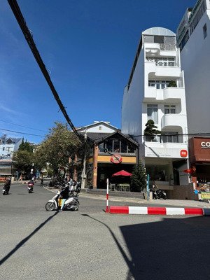 nhà phố lõi 7 tầng đầu hai bà trưng cách hồ xuân hương 1km