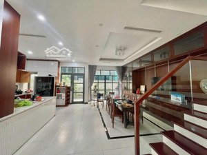 bán căn biệt thự khu paris vinhomes imperia, dt 200m2, ngang 10m, nhà 4 tầng đẹp có thang máy