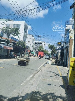 nhà nát cần bán, tiện xây cao tầng, dt 5,8 x 28m, lý phục man, quận 7