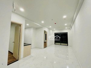 bán căn 2pn - 70m2 giá 2,2 tỷ có sổ, tầng cao block sapphire