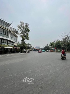 nhà đẹp tây hồ 78m2 xây 5tầng - ô tô - thang máy - 20m ra phố - đi bộ vài bước ra hồ tây - lotte đứ