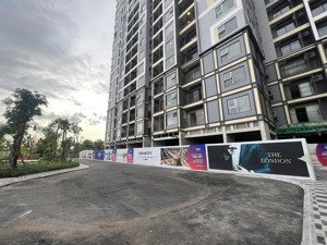 hiếm căn shop mặt sảnh tòa zurich 50m dòng tiền 30-40tr/tháng lh: 