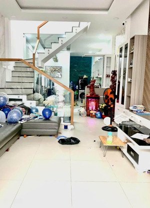 gần trường đh bách khoa bán căn tô hiến thành giá 5 tỷ 9 - giá tháp hơn thị trường căn giá tốt hh