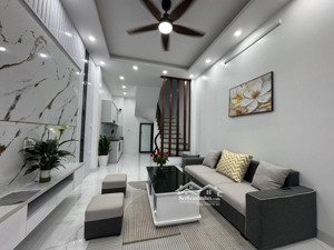 bán nhà xuân đỉnh, 40m2 chỉ 7.8 tỷ, mới koong , ô tô , ngõ thông, full nội thất, gần cv hoà bình