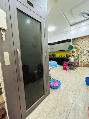 bán nhà mặt phố tôn đức thắng lê chân hải phòng, 69m², 4 tầng có thang máy, nở hậu, giá 8.6 tỷ