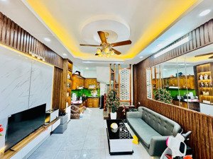 cực víp !phố yên lãng 2 thoáng , gần phố , 30m ra ô tô , nhà dân xây , ở ngay 39m 5t