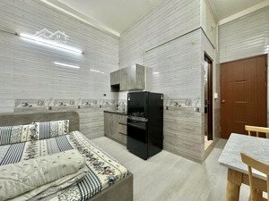 studio full nội thất _ thang máy ngay trung tâm quận 5