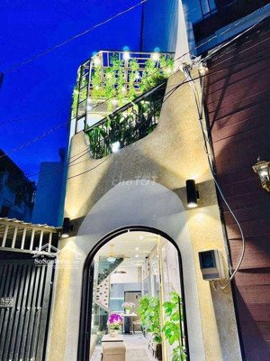 chú 9 cần bán gấp căn nguyễn thái bình tân bình giá chỉ 3ty250