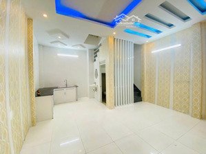 nhà 3,5 tầng hùng vương _ cách biển trần phú: 300m [ hẻm xe máy ] giá: 3,5 tỷ.