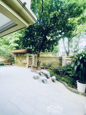 bán biệt thự bán đảo linh đàm 276m², 4 tầng, nội thất cao cấp, gara ô tô, gần hồ, sổ đỏ đẹp - 83 tỷ