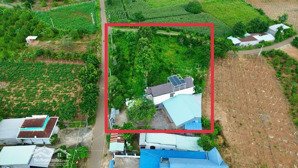 căn nhà vườn chủ ngộp bạnk xã xuân sơn(suối rao cũ) - tp hcm
dt: 2216m2 thổ cư 100m thực tế sử dụng