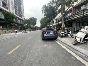 bán đất việt hưng, long biên: 52m2, hơn 8 tỷ, 2 mặt tiền, kinh doanh, ô tô tránh, 