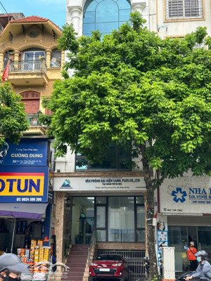 tôi cần cho thuê nhà mặt phố dịch vọng dt100m* 5 tầng 1 hầm có thang máy giá 58tr