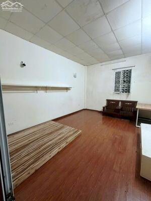 Cho thuê nhà ngõ 108 Tôn Đức Thắng, 40m2, 2 tầng, 2 ngủ, 6 triệu 3 tháng đầu