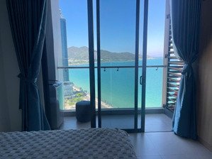 cần bán căn view biển scenia bay - nha trang vị trí: mặt tiền đường phạm văn đồng, sát bên bãi tắm.