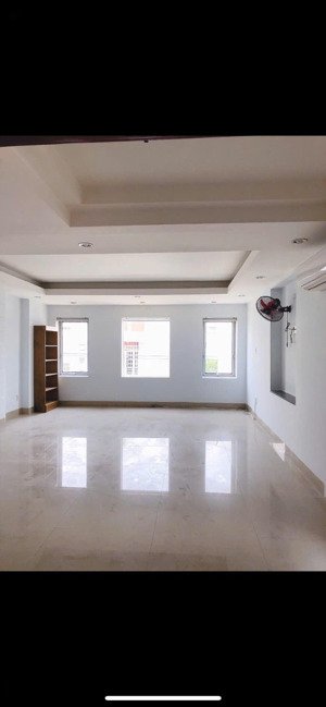 cho thuê văn phòng núi thành gần phan đăng lưu 40m2/45m2 mặt tiền giá rẻ 4tr/5 triệu