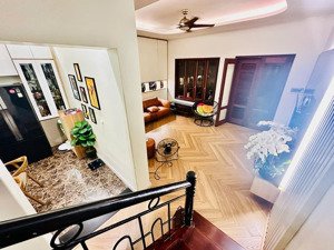 bán đất tặng nhà rộng 69m2, hơn 13 tỷ ở thuỵ khuê, tây hồ, cách phố 80m ~ 200tr/m2, ko quy hoạch.