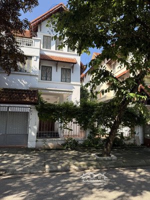 bán biệt thự 200m2, 58 tỷ tại khu đô thị việt hưng, long biên, hà nội - chính chủ, giá tốt