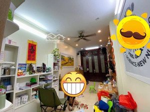 chính chủ bán nhà thổ cư đường cầu giấy 35m x 5 tầng 9,75 tỷ. có tl. 3 bước chân ra mặt phố. bãi ô