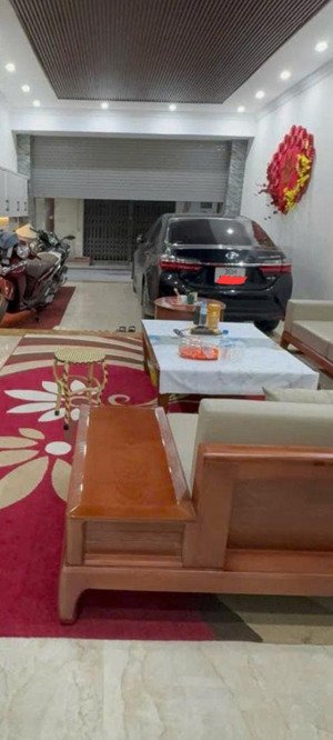 nhà thật 100% . phố láng hạ, ô tô ngủ trong nhà, phân lô 66m2 , 6 tầng, mt 4,8m , nhỉnh 27 tỷ