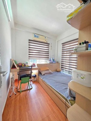 bán nhà phân lô ô tô tránh tại mỗ lao hà đông dt 40m2, 5 tầng, full nội thất, trên 8 tỷ