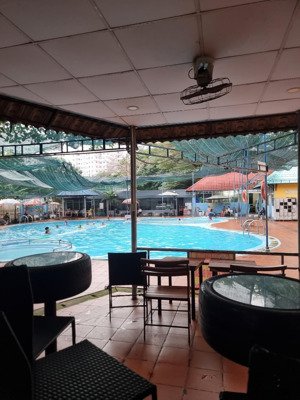 chung cư tên lửa góc thoáng mát, công viên, hồ bơi. còn bán. 74m2, chủ gấp bán. giá 33tr/m2.
