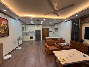 tôi chính chủ cần bán căn 2pn góc 80m2 tòa saphhire palace ,giá 6.7 tỷ.lh 