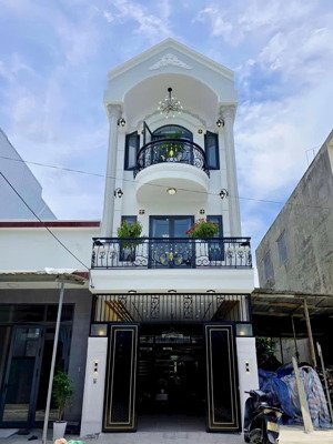 bán nhà gấp ở thoại ngọc hầu/p.hoà thạnh/q.tân phú dt:72,5m²giá:2ty650 gần công viên ủy ban quận tp