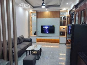 + khuyến lương 30m 5tầng giá chào 5, 6 tỷ có thương lượng