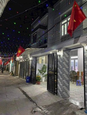 bán nhà 1t1l shr 2 tỷ 5 dt 84m2 gần vincom dĩ an đường phạm hữu lầu dĩ an bình dương