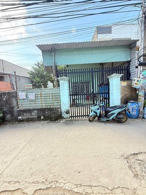 bán đất tặng nhà cấp 4 còn mới gần ngã tư chiêu liêu, dĩ an