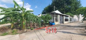 bán gấp đất sổ riêng thổ cư 100% ngay gần chợ bến cá, gần ngã 3 đường ông binh