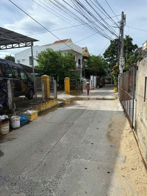 cần bán nhà 2 tầng mt 9m siêu đẹp ngay gần phố cổ kiệt 99 hùng vương, ha - đn giá 65 triệu/m2