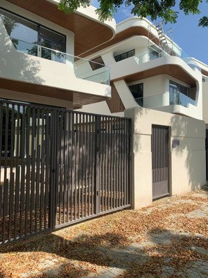 bán biệt thự thăng long hoàn thiện phần thô 300m2, ngang 12m ngay gần dự án danang downtown