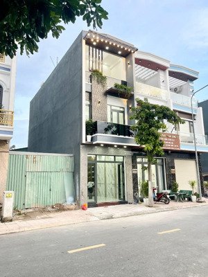 bán nhà 2 lầu 1 trệt, 4 phòng ngủ an phú thuận an, hỗ trợ ngân hàng