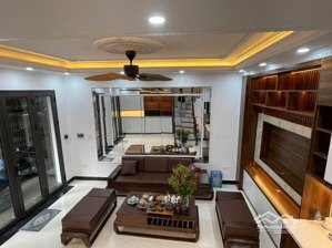 bán nhà thụy khuê - 40m - 4 tầng - mt 6m - giá 9 tỷ nhỉnh - nhà đẹp tặng full nội thất