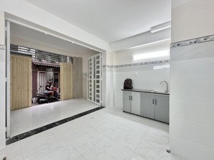 cho thuê kiot có thể vừa ở vừa kinh doanh sẵn nội thất gần emart phan huy ích_phạm văn chiêu.