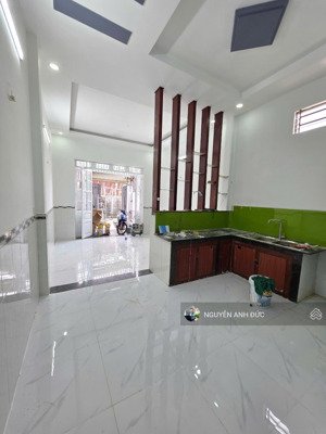 nhà gần vincom 550- 4.1"17m. 2pn. nhà mới sơn sửa vô ở liền. lh 