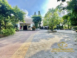 cho thuê nhà hàng 1600m2 mặt tiền đường cách mạng tháng 8 ngay ngã tư cầu mới