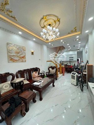 bán nhà mặt tiền đẹp tân phú 5.3 x 18m nở hậu 6.2m giá 10.5 tỷ